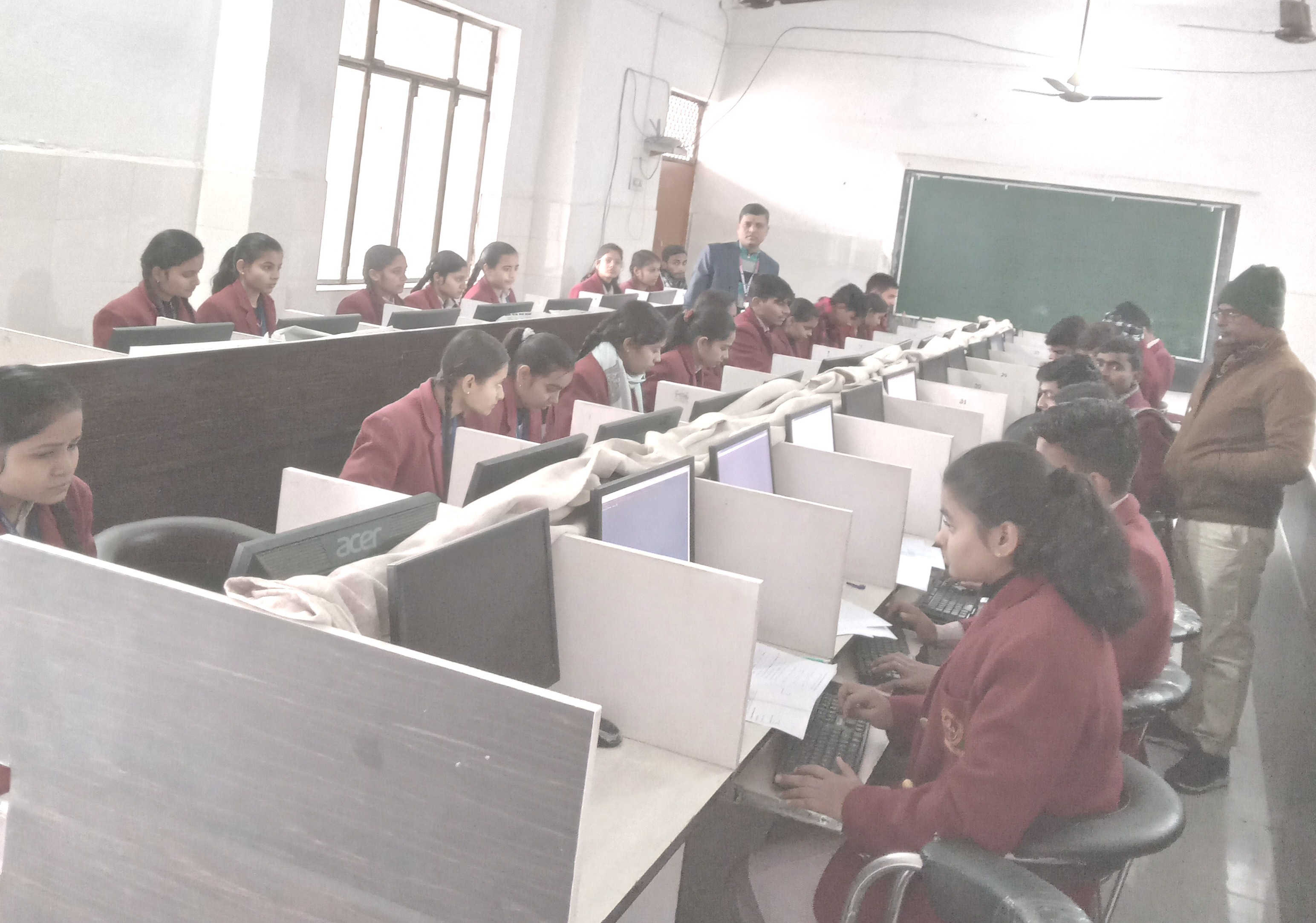 Internet & Computer Lab